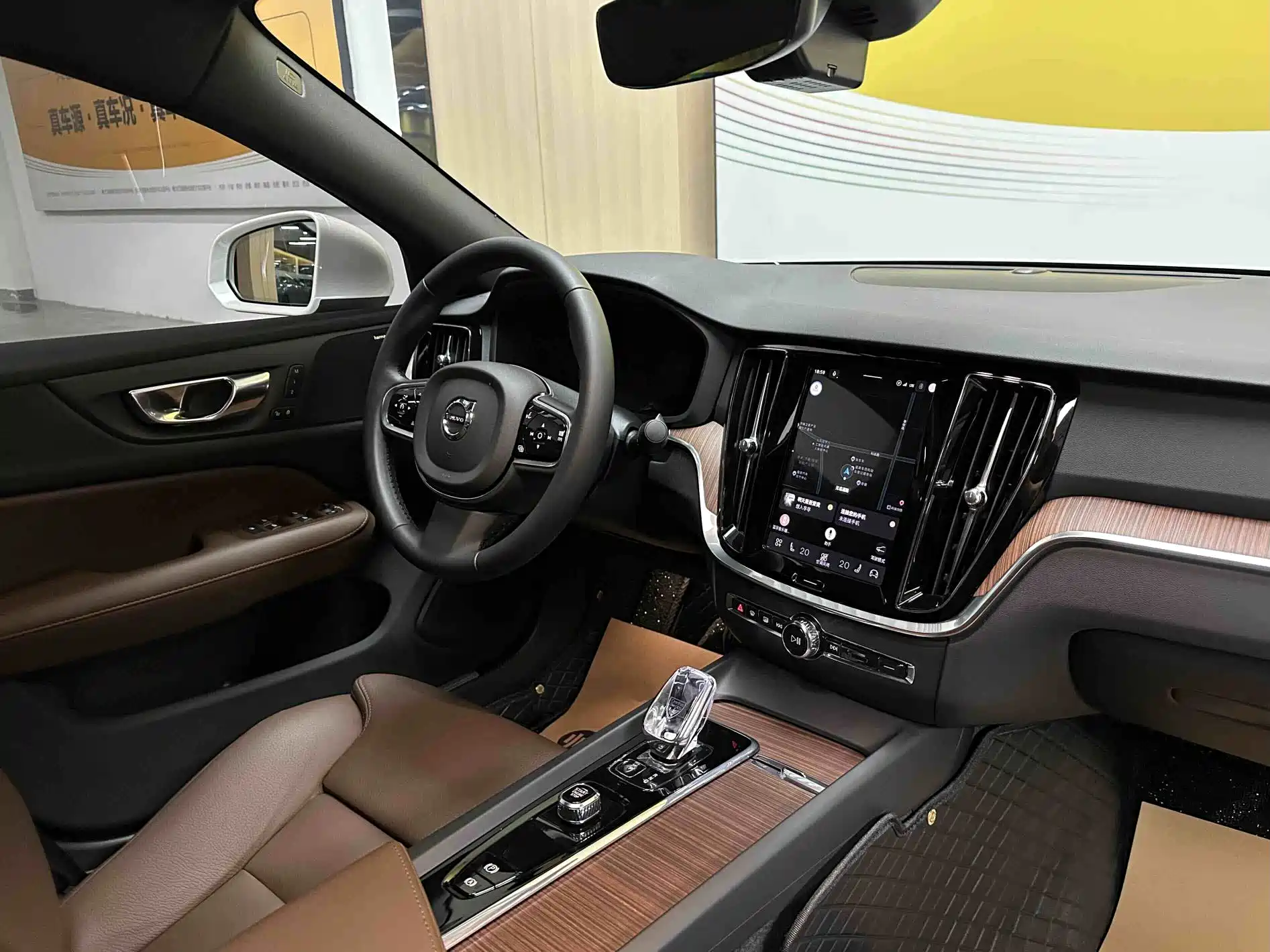 Фото 9 - Volvo S60