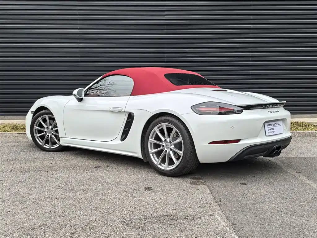 PORSCHE 718