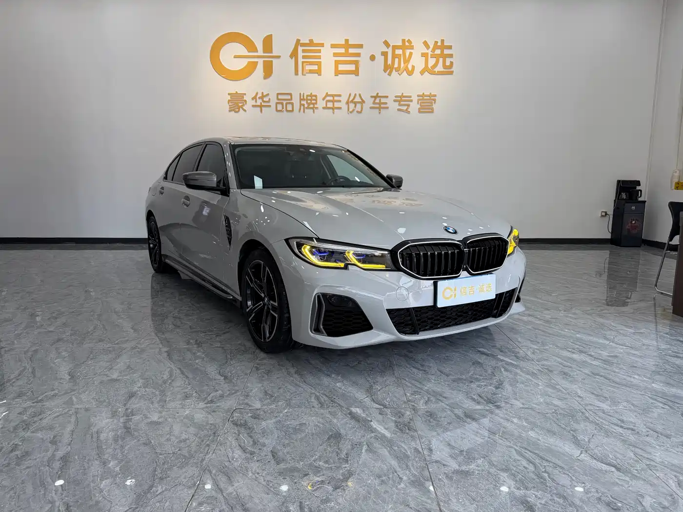 BMW 3 Series 2020 325Li M Sport Black Night Package фото 2
