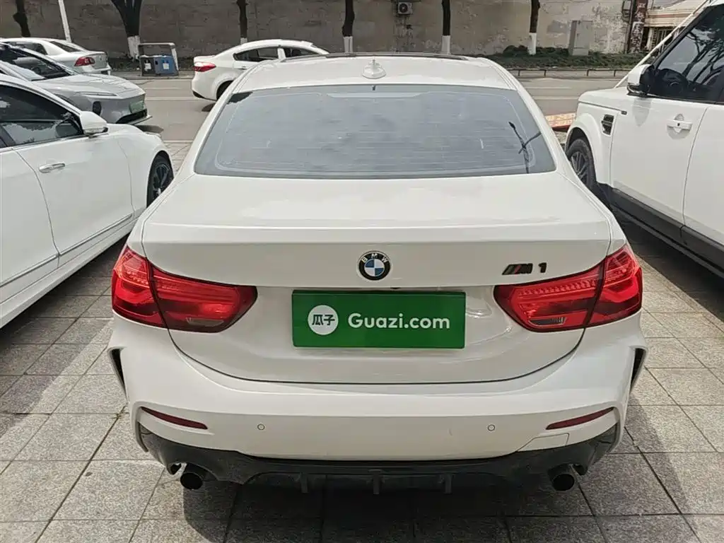 BMW 1 Series 2019 120i Leading M Sport Package фото 6
