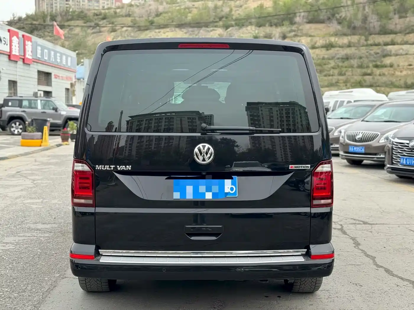 Volkswagen Multivan 2019 2.0TSI 4WD Premium 7-seater фото 8