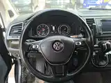 Фото 11 - Volkswagen Multivan