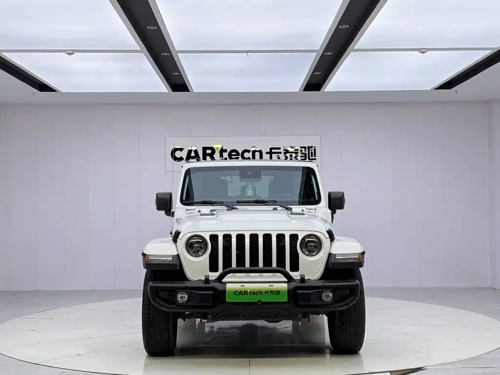 Фото 8 - Jeep Wrangler 4xe