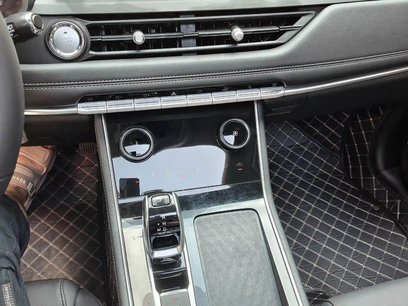 Фото 9 - Chery Tiggo 8