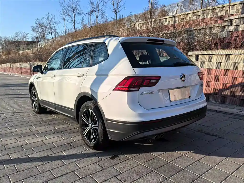Volkswagen Tiguan L 2020 330TSI Auto 2WD Trend China VI фото 6