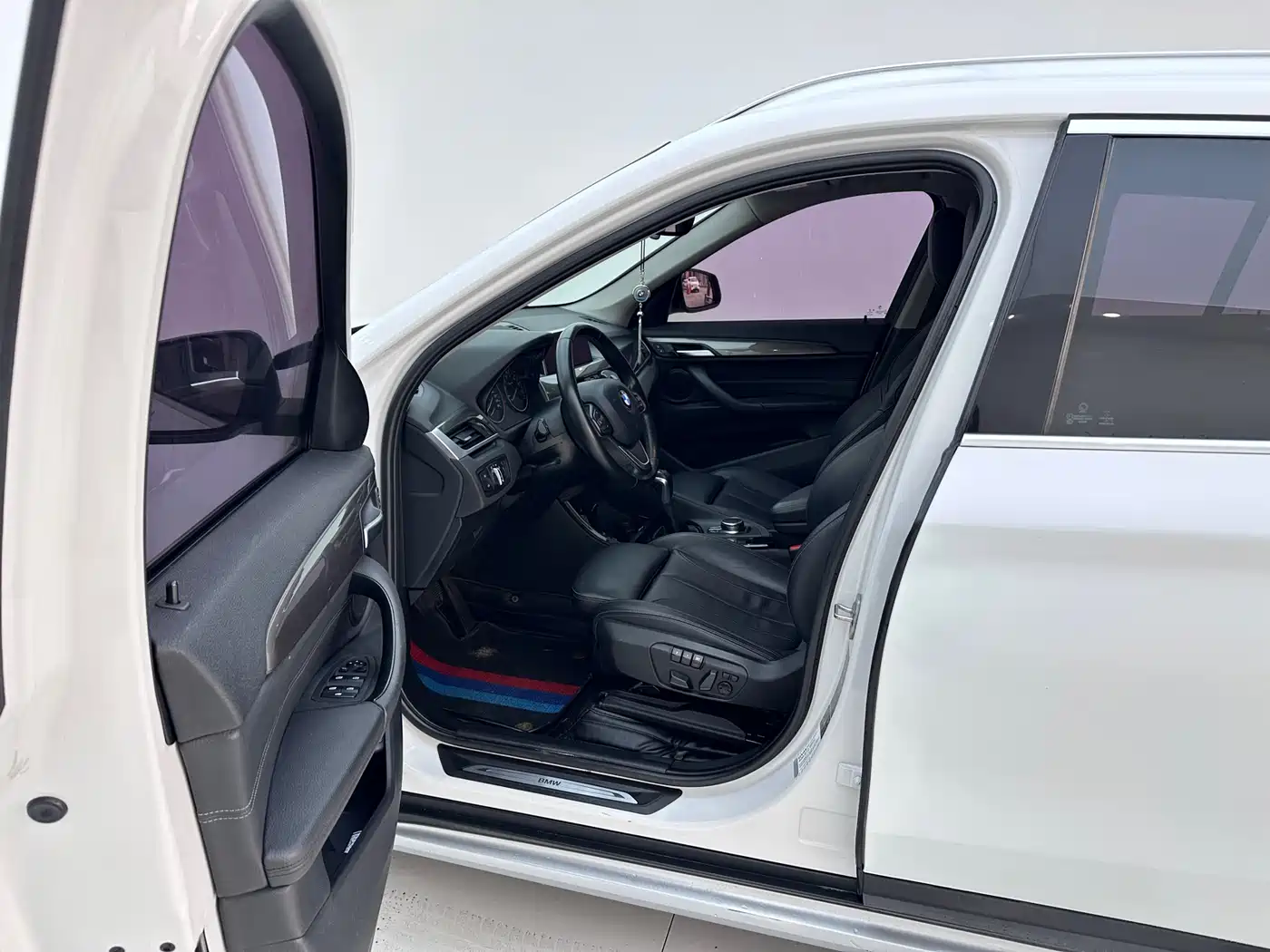BMW X1 2016 xDrive20Li Luxury Model фото 12