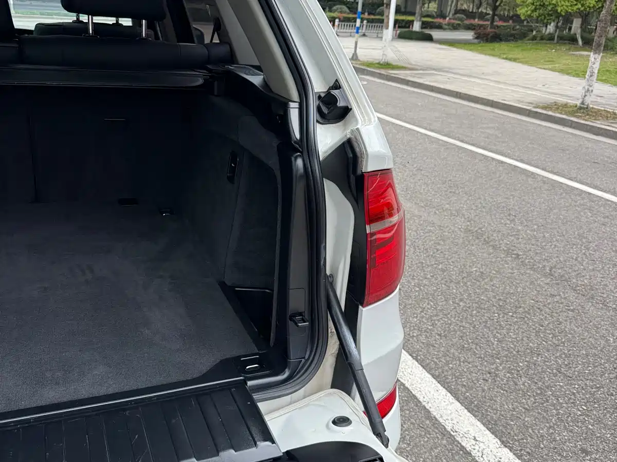 BMW X5 (Import) 2013 xDrive35i Leading фото 17
