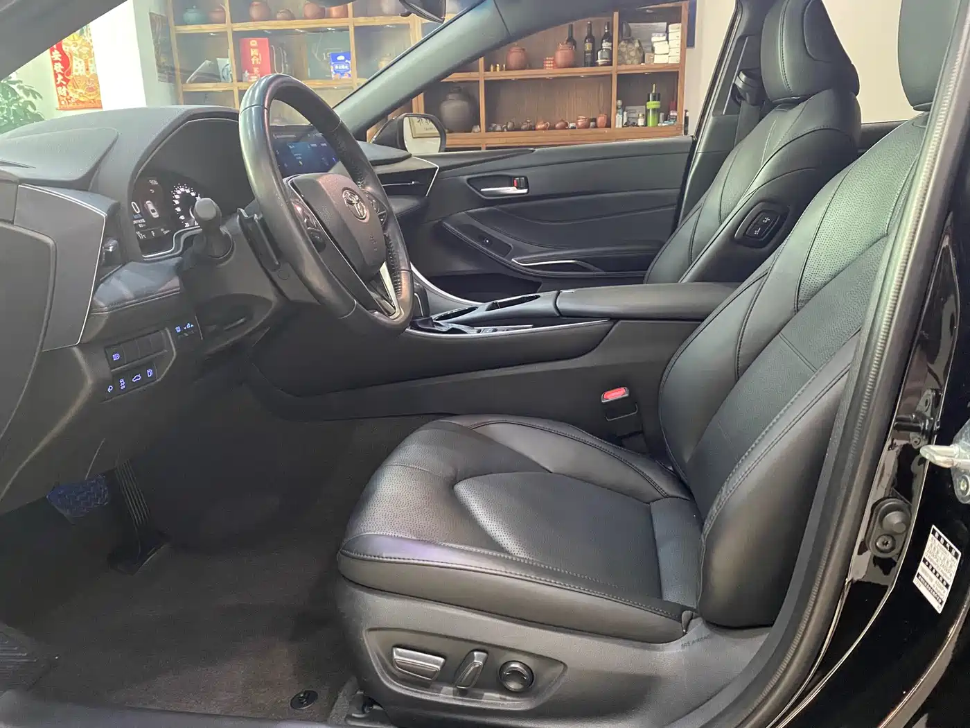 Toyota Avalon 2023 2.5L Luxury Edition фото 10