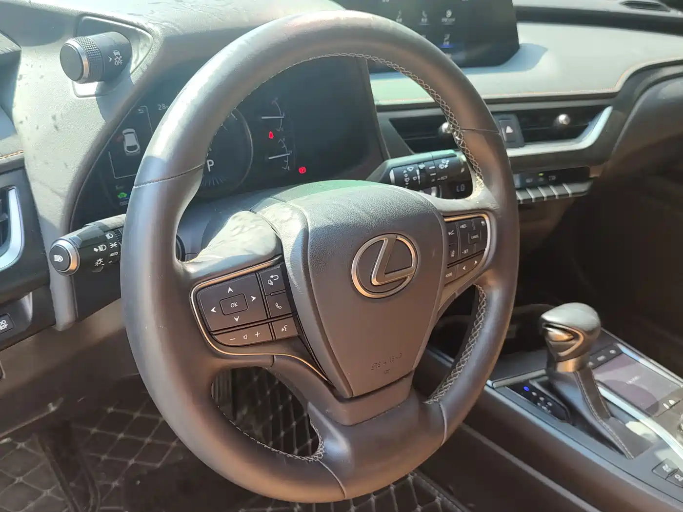 Lexus UX 2020 2020 260h Explore Fun Edition