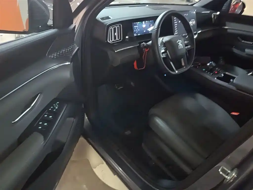 BYD Song Pro New Energy 2025 2nd Generation Smart Drive Edition DM-i 75KM Leading Type фото 16