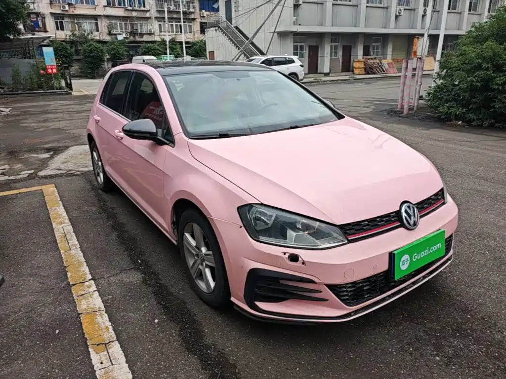 صورة 4 - Volkswagen Golf
