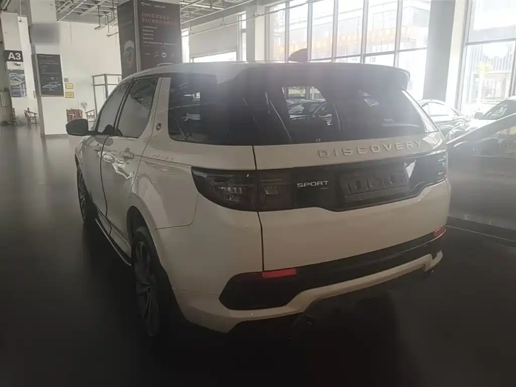 Land Rover Discovery Sport 2022 Model Year Facelift 249PS Metropolitan Edition фото 5