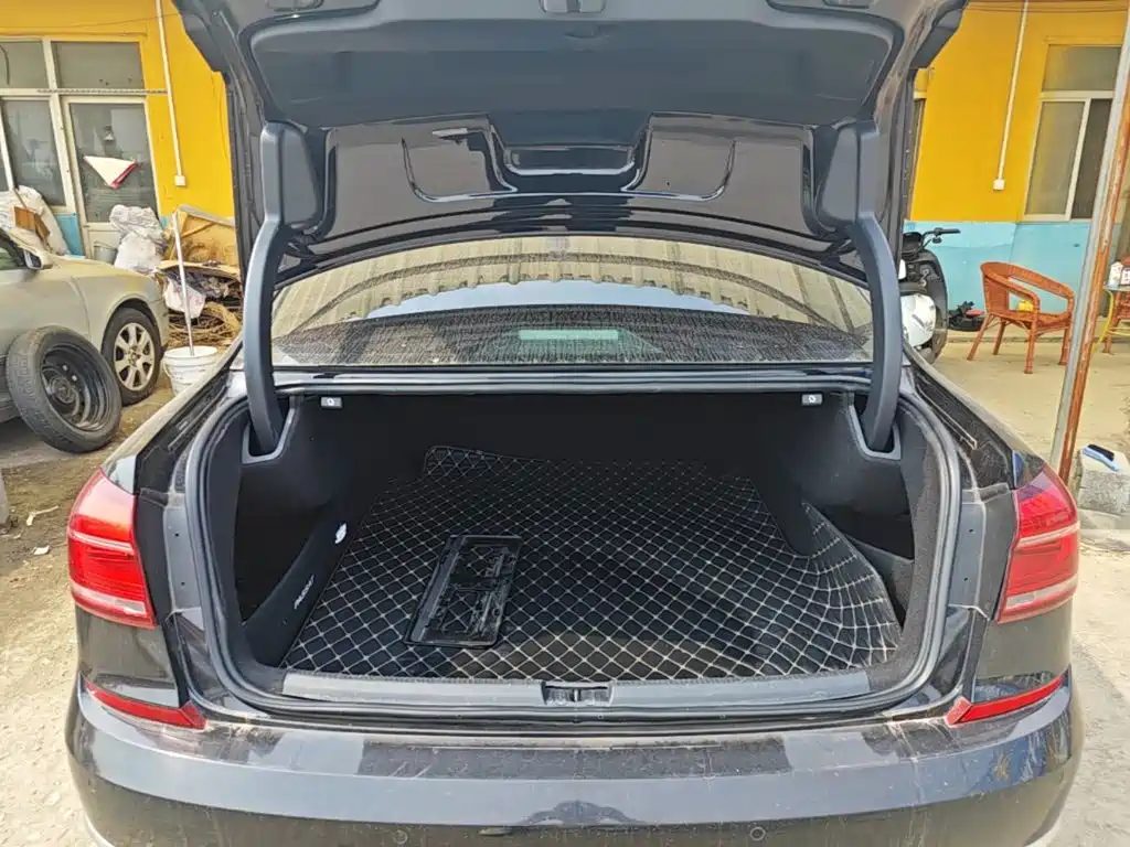 Photo 19 - Volkswagen Passat