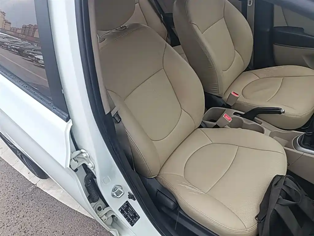 Hyundai Verna 2014 1.4L Manual Smart GLS фото 25