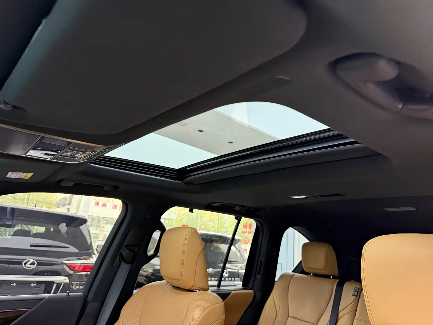Lexus LX 2025 2025 700h Leading Edition