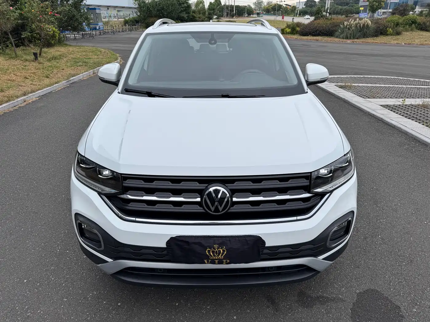 Volkswagen Tacqua 2024 2023 Model 200TSI DSG Joy Smart Connect Edition