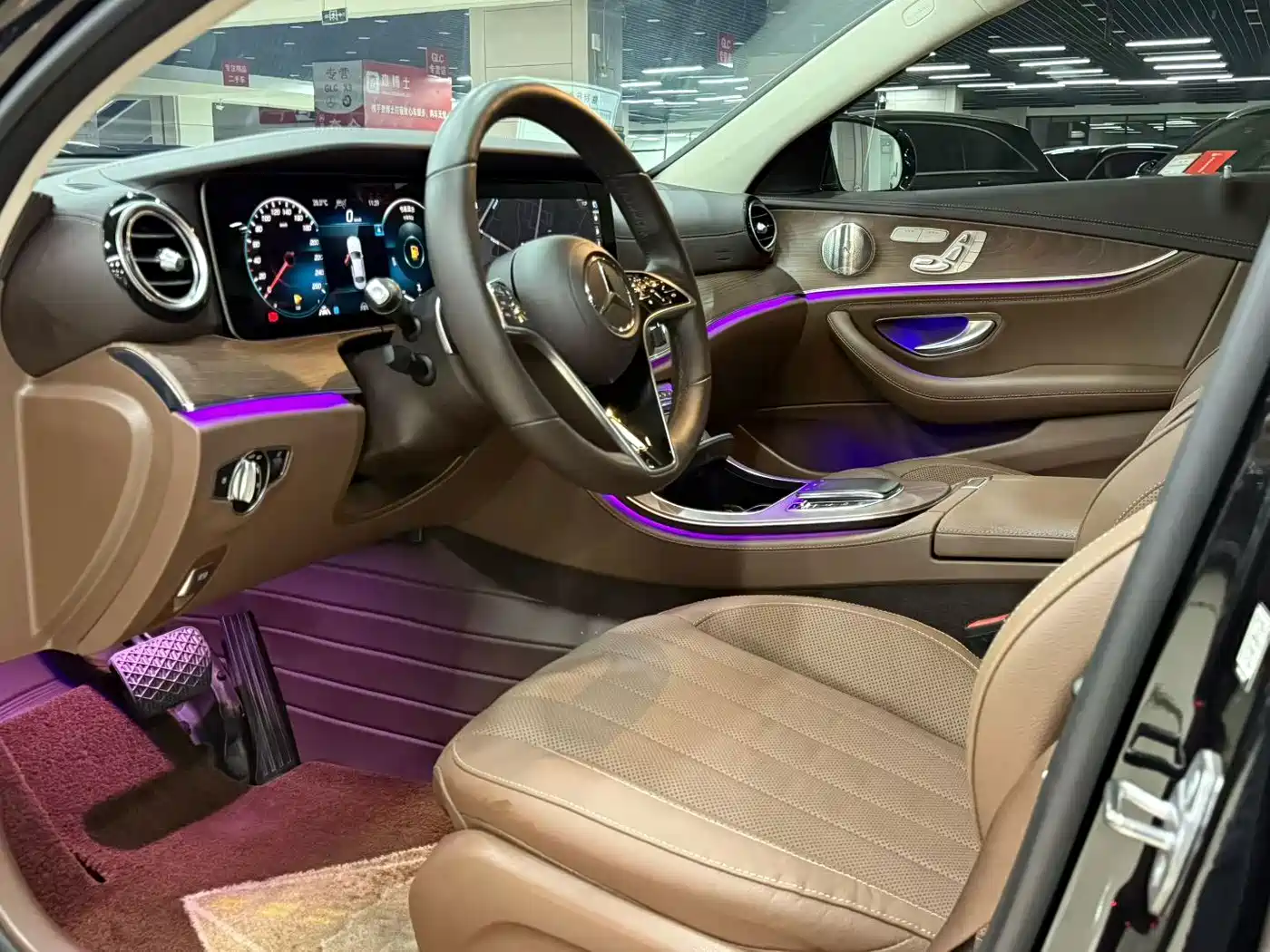 Фото 4 - Mercedes-Benz E-Class