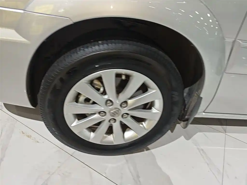 Buick GL8 2014 2.4L Classic Edition фото 23