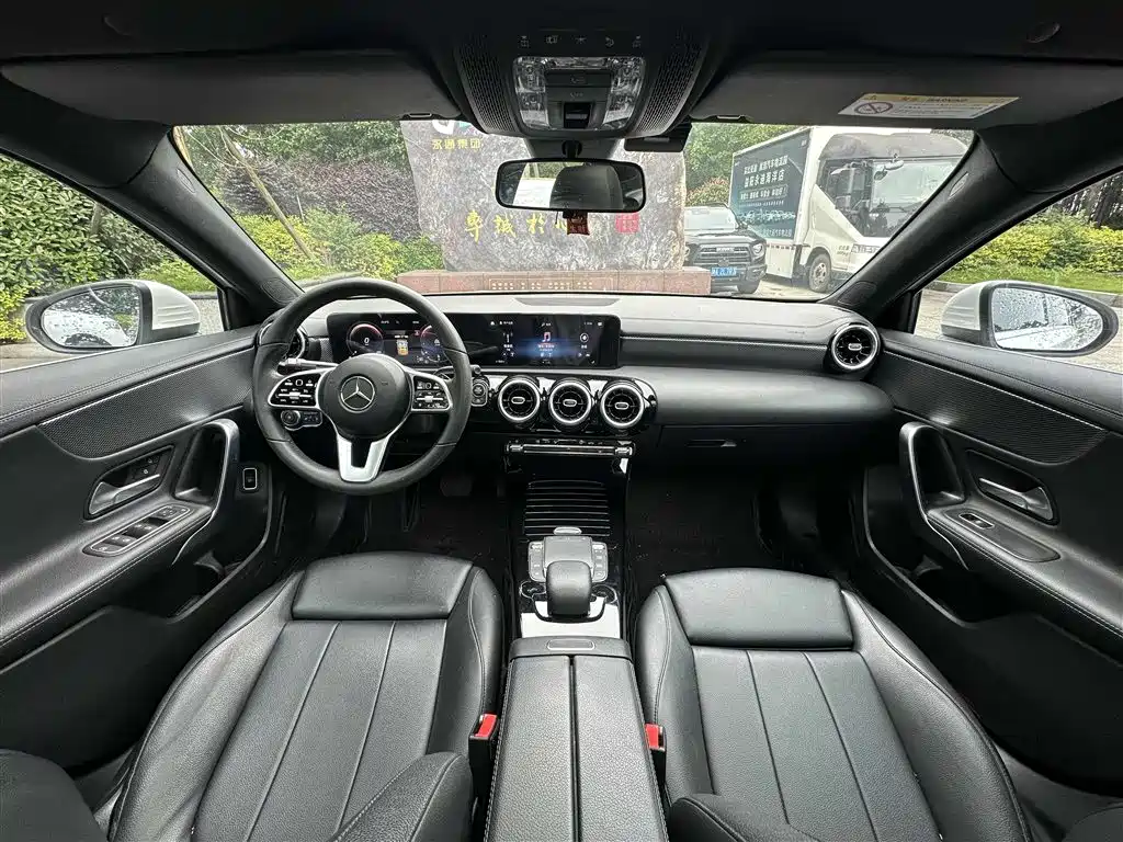 Mercedes-Benz A-Class 2021 A 180 L Sports Sedan фото 6