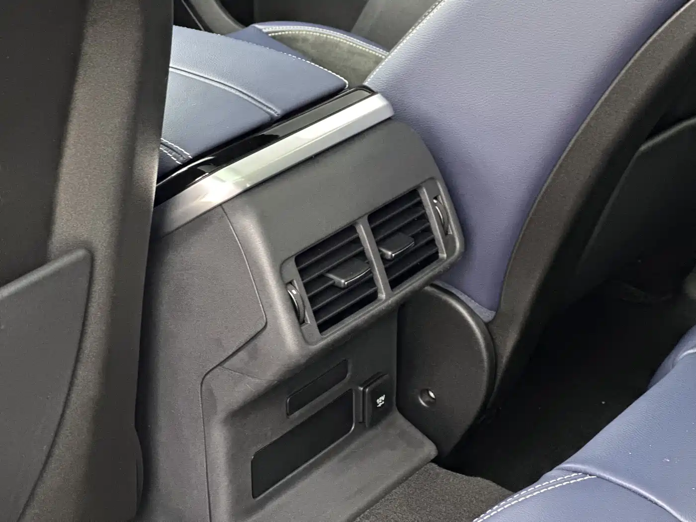 Фото 9 - Land Rover Range Rover Velar