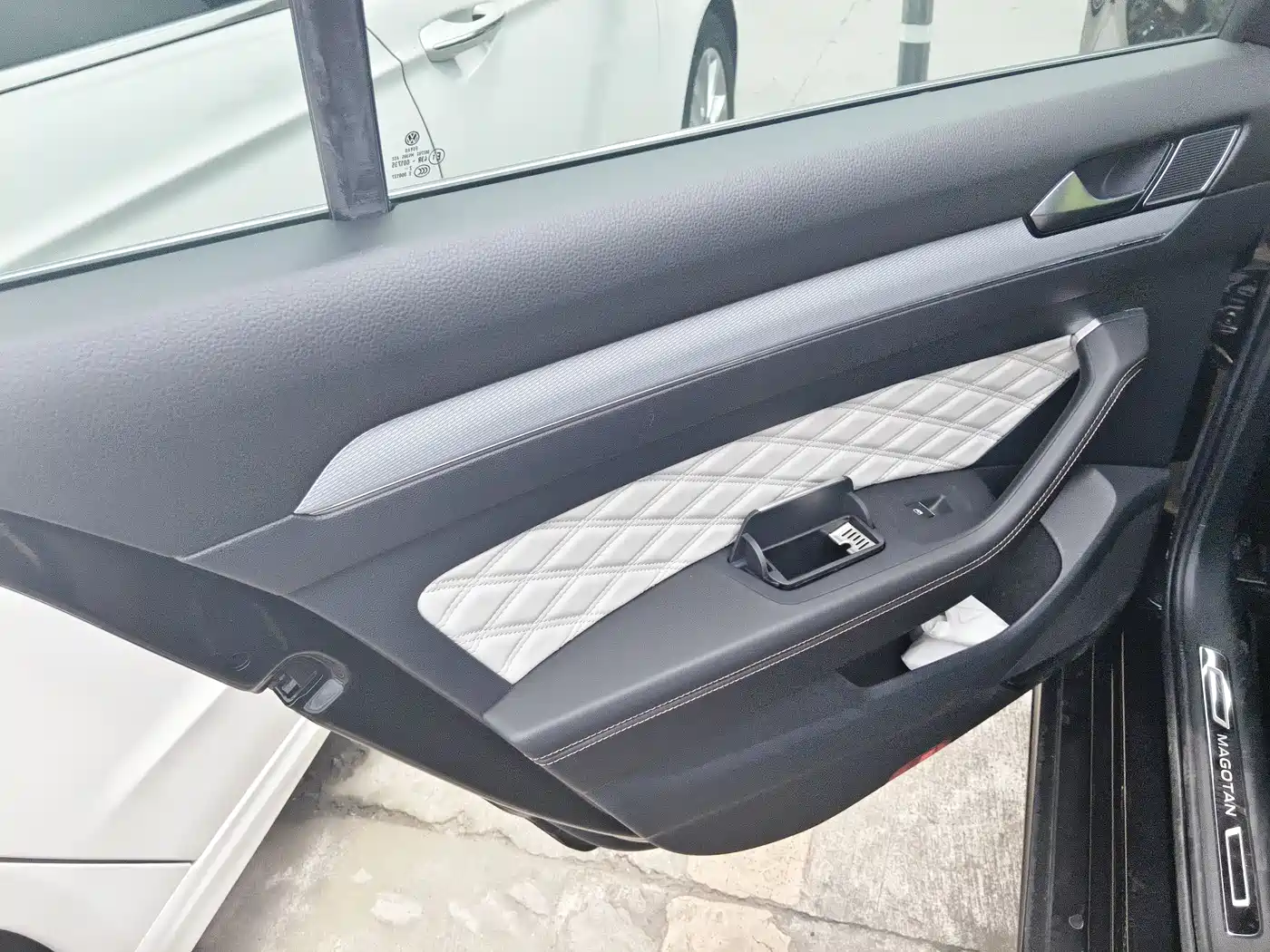 Volkswagen Magotan 2023 2 Million Units Anniversary Edition 330TSI DSG Leading Type фото 9