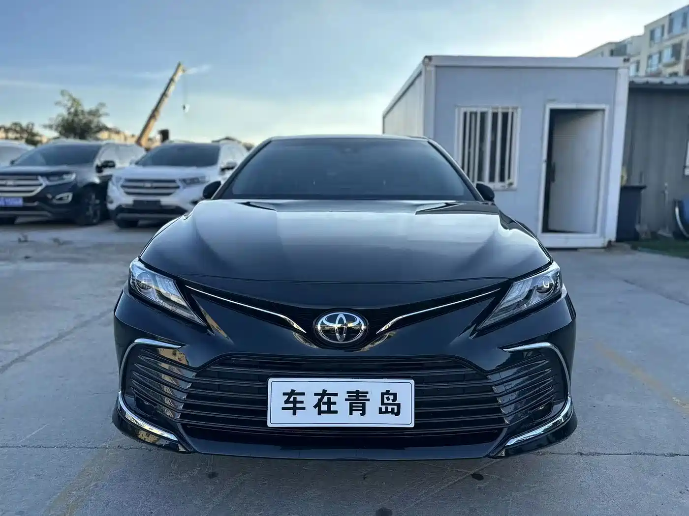 Фото 2 - Toyota Camry