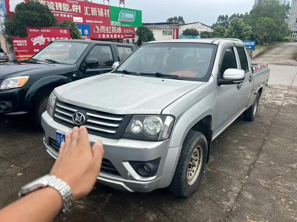 Qiling Auto Qiling T100 2019 2018 2.8T Three-Sided Luxury Edition Double Cab JE493ZLQ5D