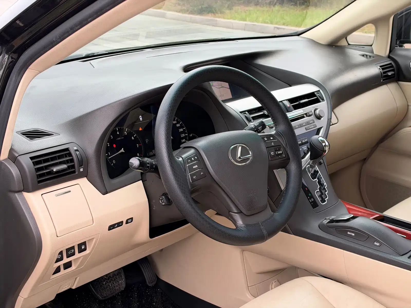 Photo 5 - Lexus RX Classic