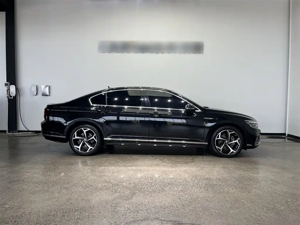 Volkswagen Magotan 2023 Model 2 Million Commemorative Edition 380TSI DSG Flagship фото 10