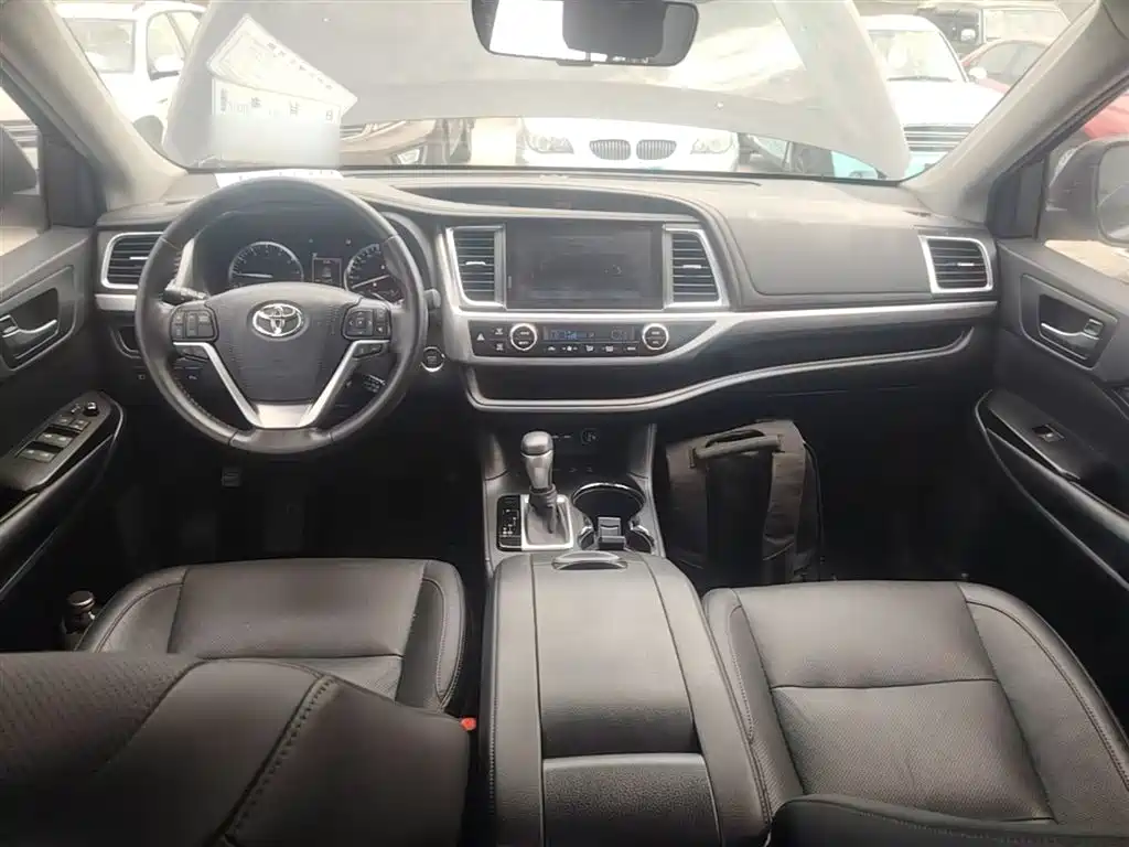 Toyota Highlander 2021 2.0T AWD Premium 7-Seater фото 10