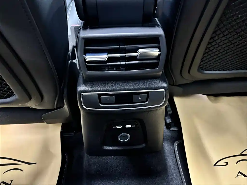 Audi Q4 e-tron 2024 40 e-tron Creation Edition фото 18