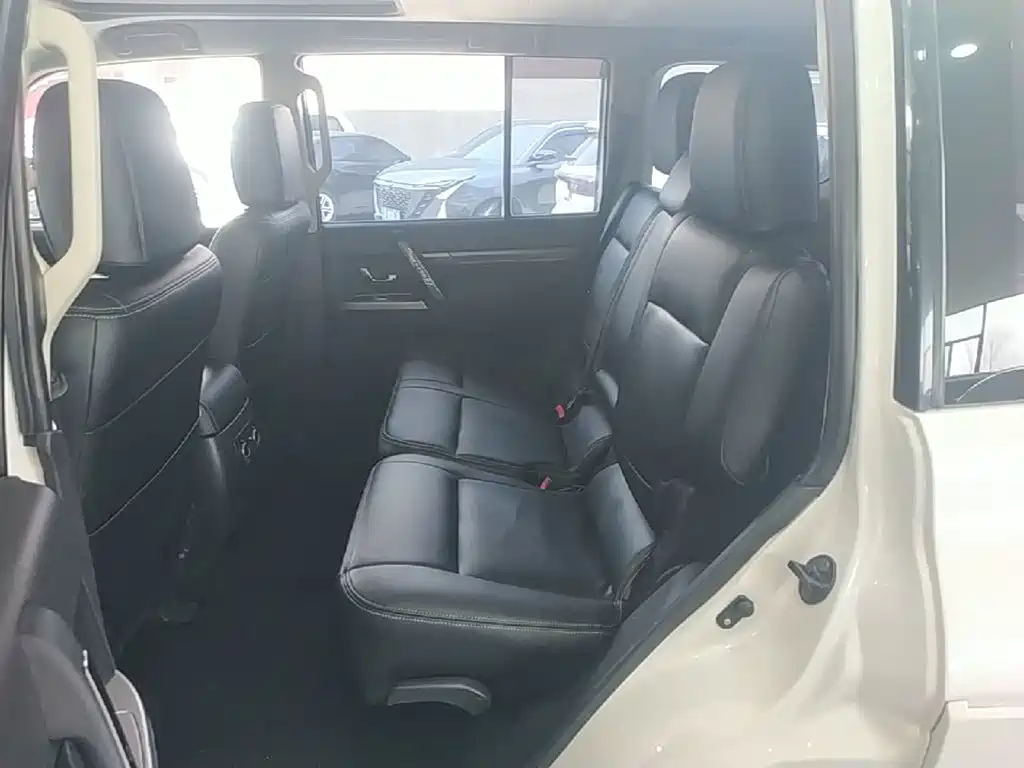 Фото 17 - Mitsubishi Pajero (Import)