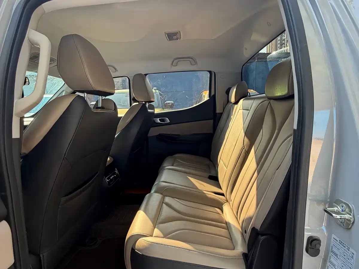 Changan Hunter 2024 2024 Knight Edition Pilot Dual-Motor 4WD Standard Box