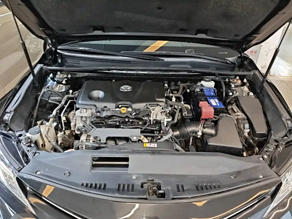 Фото 20 - Toyota Camry