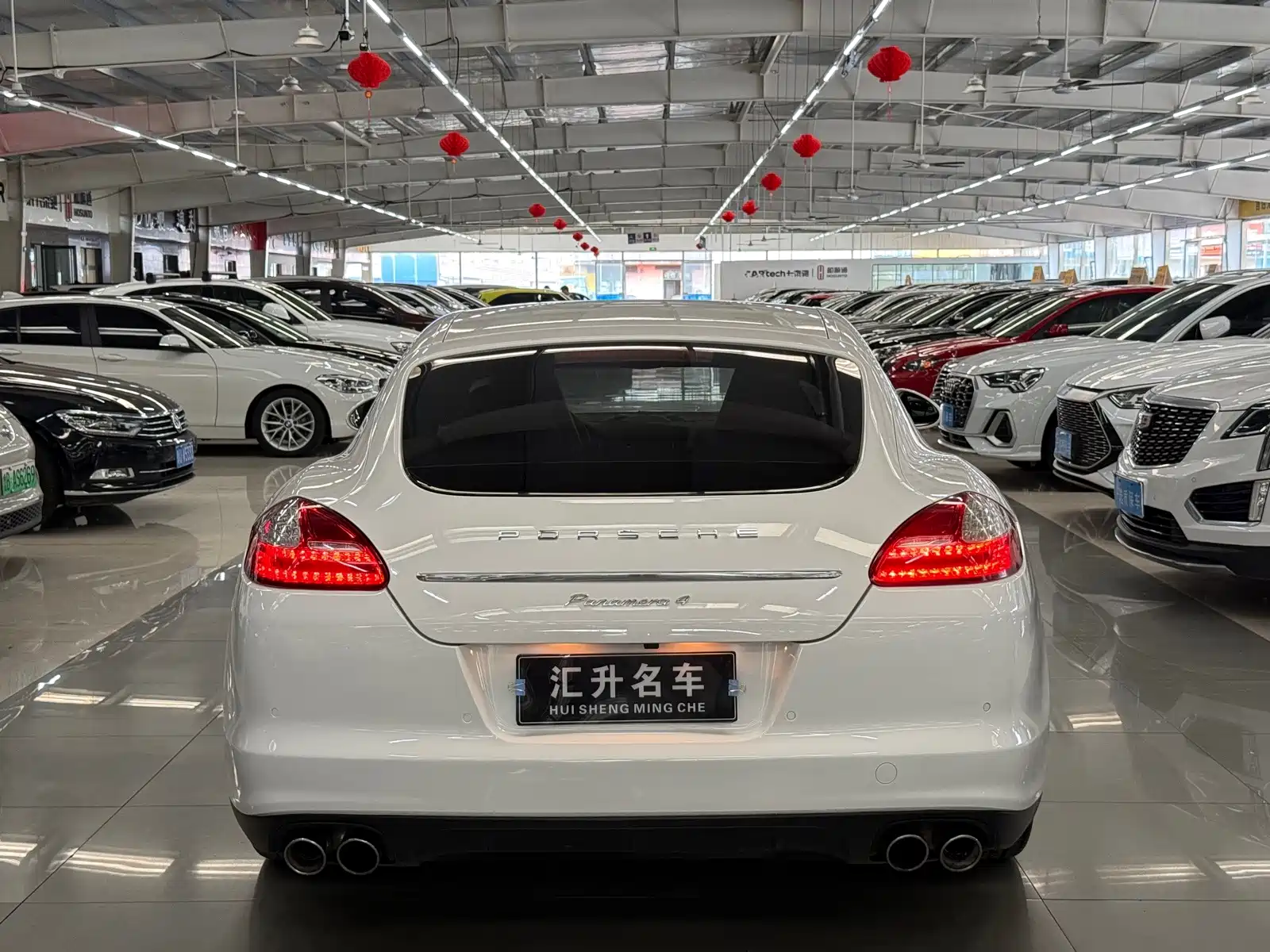 Photo 17 - Porsche Panamera