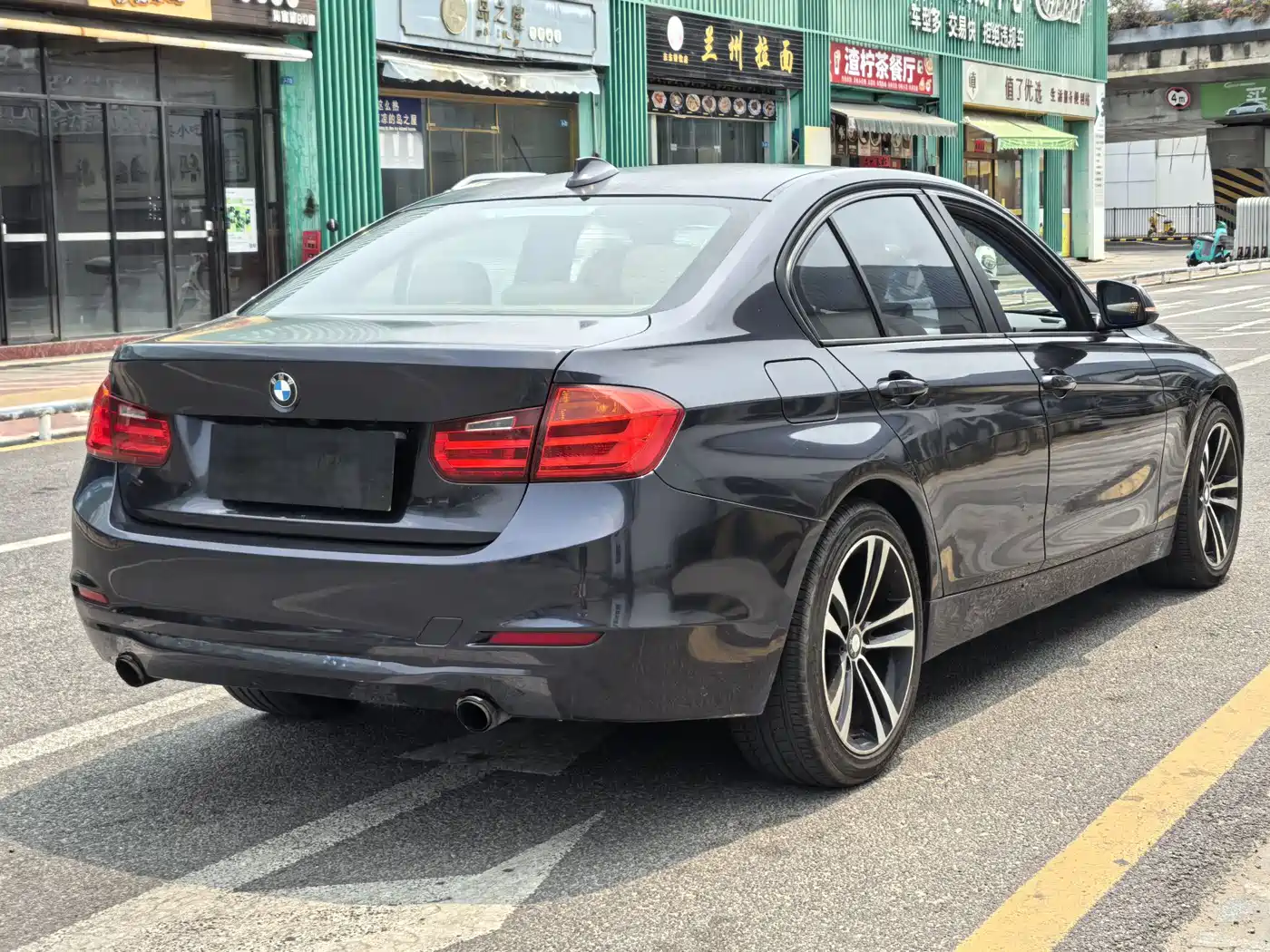 BMW 3 Series (Import) 2013 320i Sport Design Package фото 14