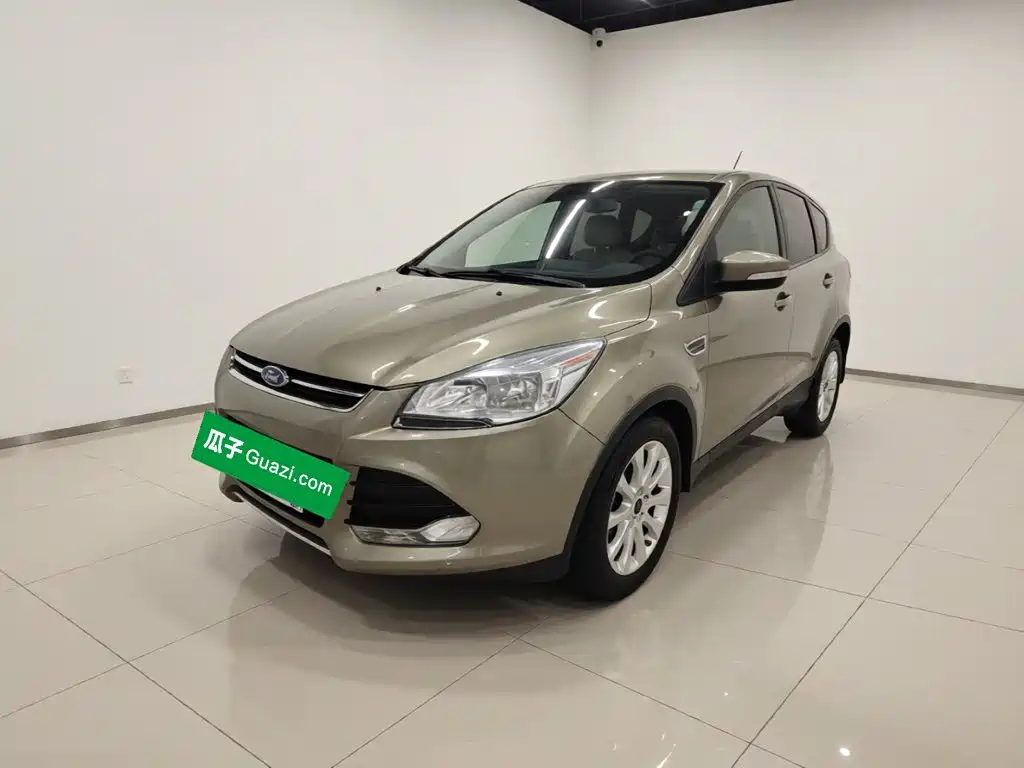 Фото 2 - Ford Kuga