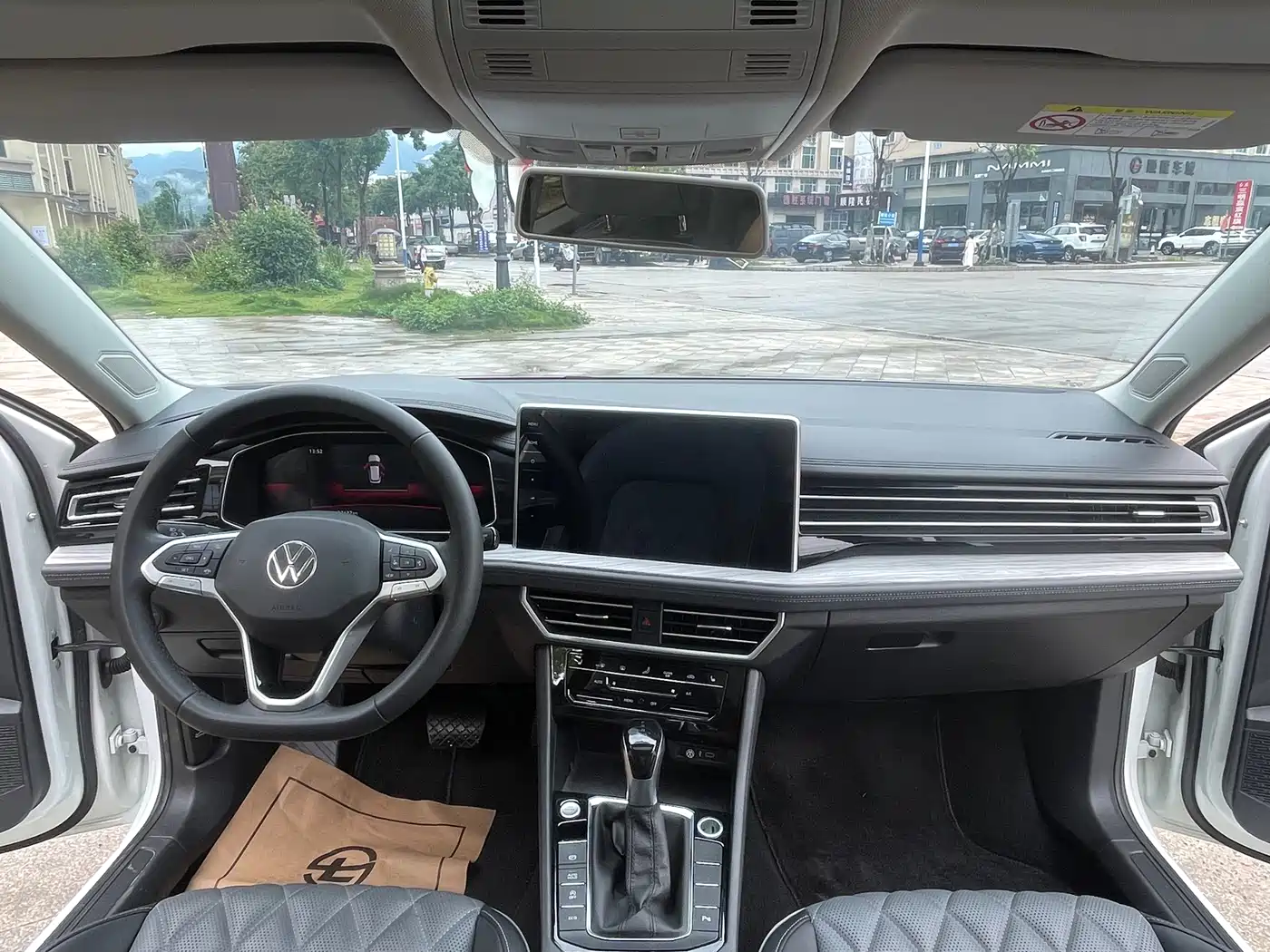 Volkswagen Sagitar 2023 Model Year 280TSI DSG Surpass Edition фото 6