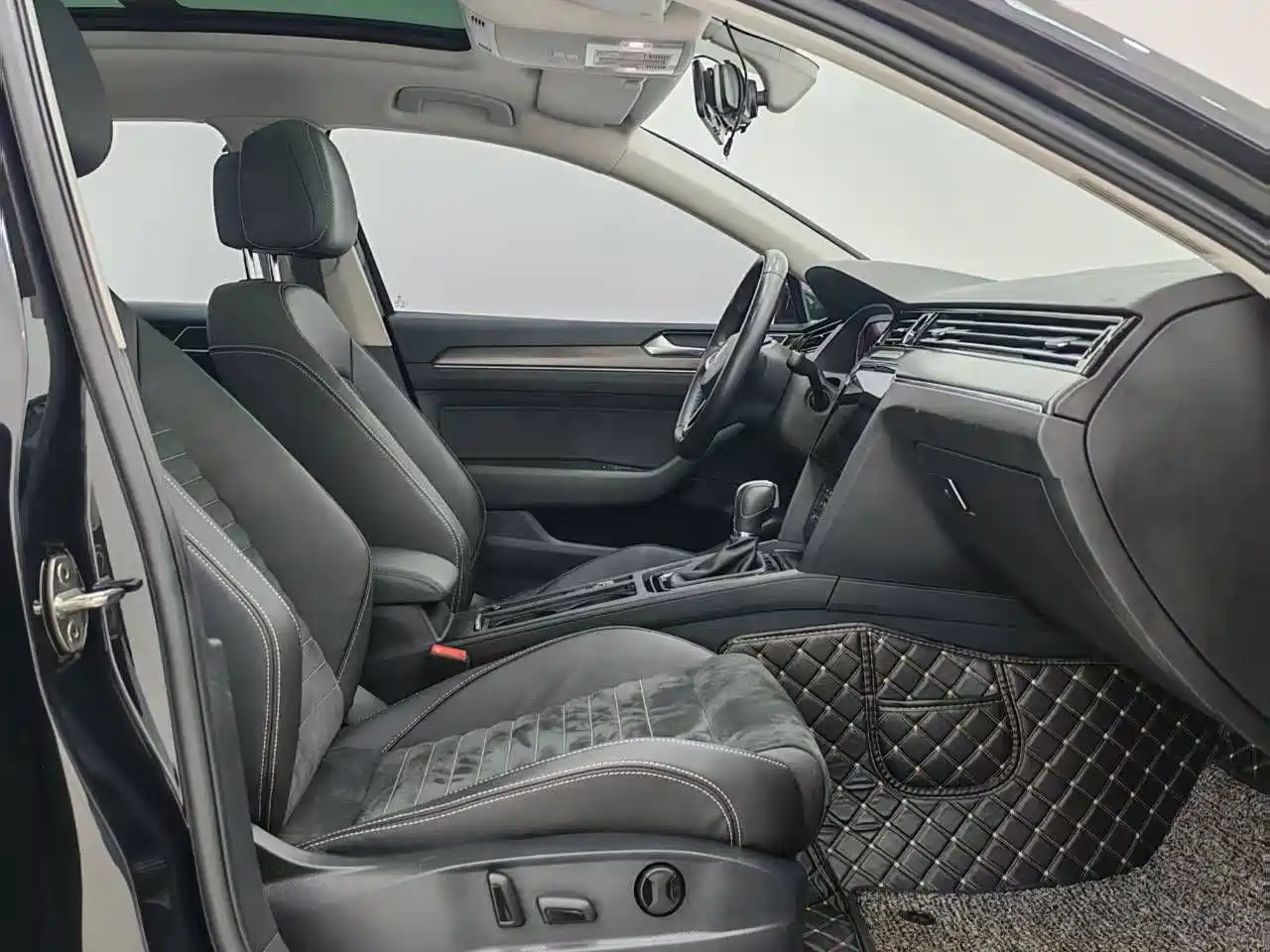 Volkswagen Magotan 2020 330TSI DSG Luxury фото 8