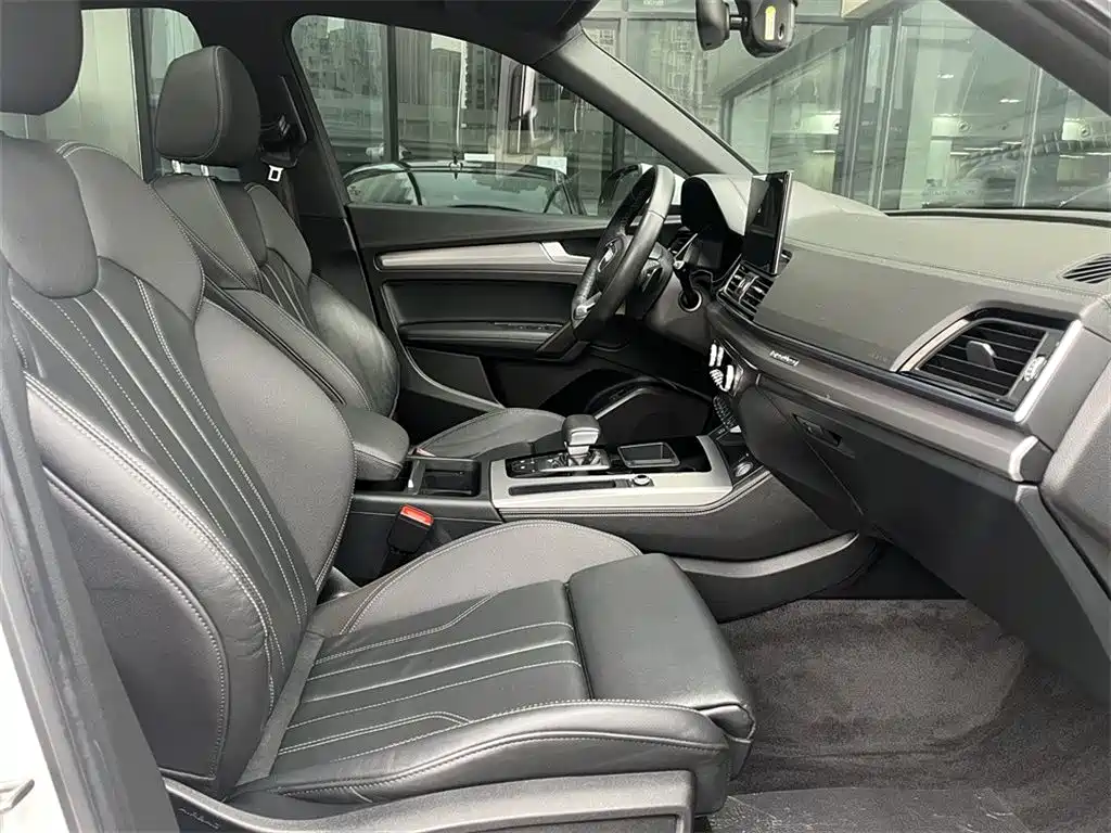 Audi Q5L Sportback 2021 40 TFSI Fashion фото 11