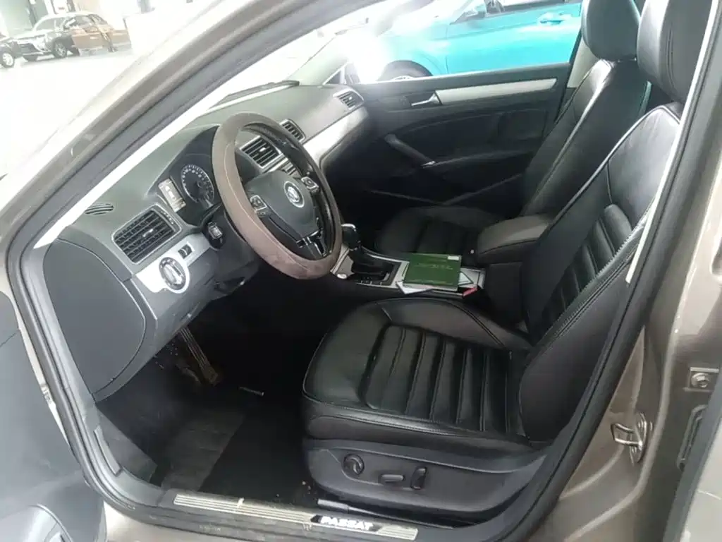 Фото 15 - Volkswagen Passat
