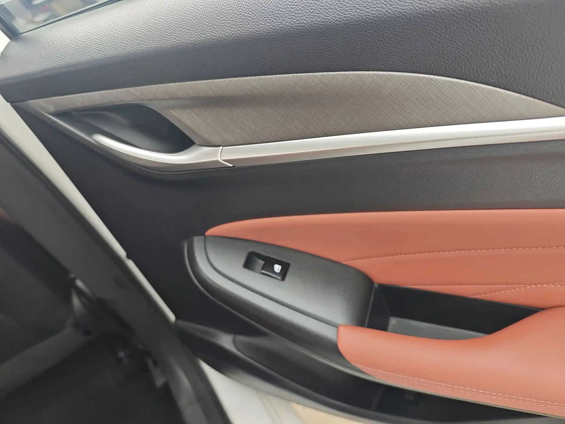 Фото 8 - Changan Eado