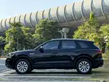 Фото 4 - Volkswagen Touareg