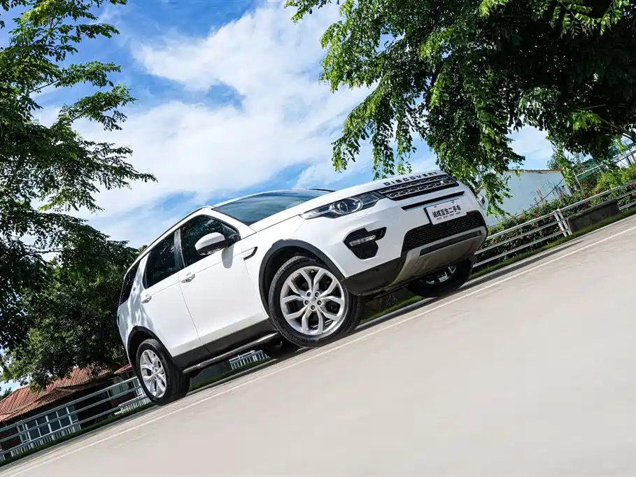 Land Rover Discovery Sport 2017 2.0T HSE фото 4
