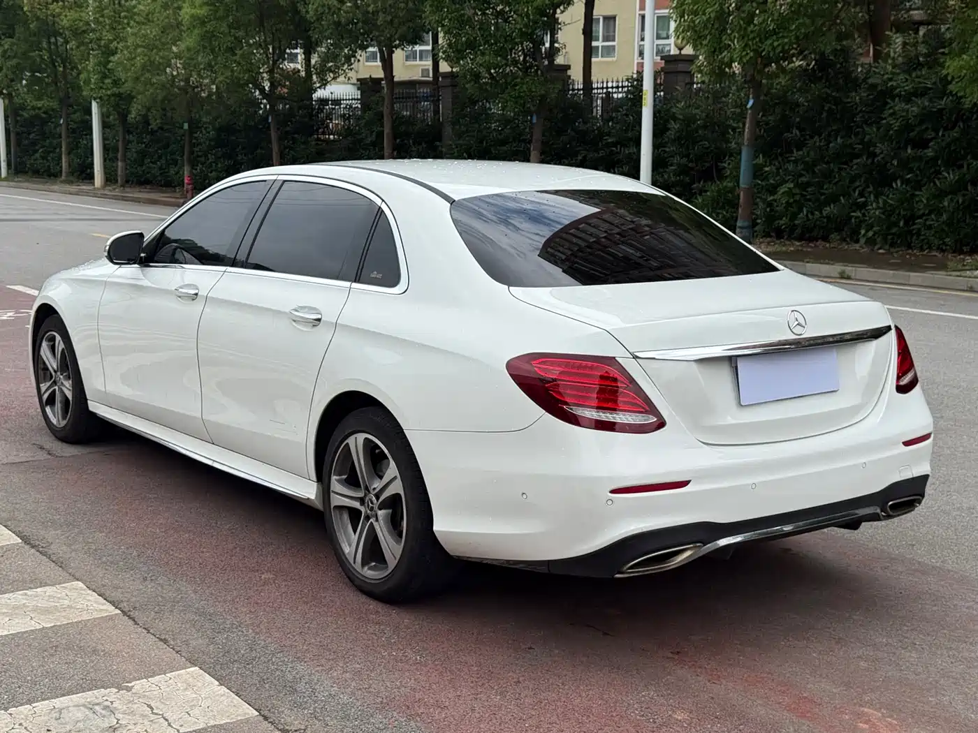 Mercedes-Benz E-Class 2016 E 200 L Sport Type фото 6