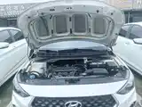 Photo 12 - Hyundai Elantra