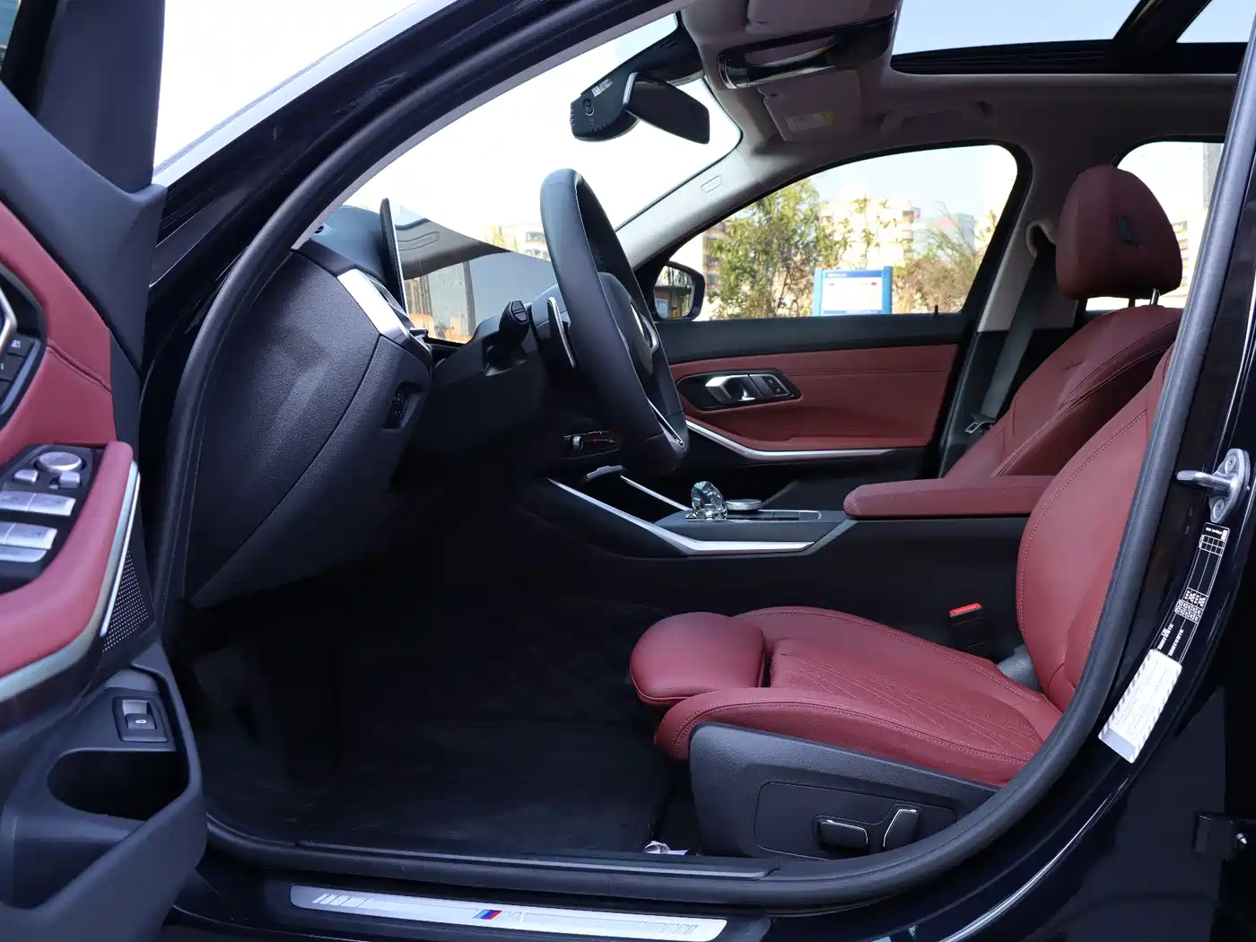 BMW 3 Series 2025 325Li M Sport Package фото 10