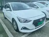 Photo 3 - Hyundai Elantra