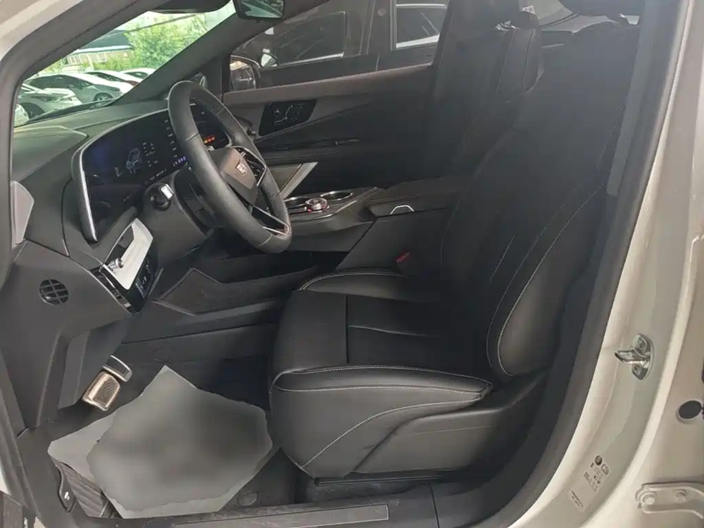 Cadillac IQ Ao Ge 2025 2024 Standard Range