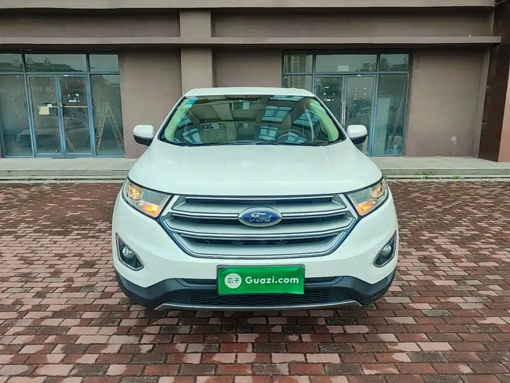 Photo 3 - Ford Edge